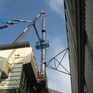 Installation d'une cheminée,g, grue et nacelle 74