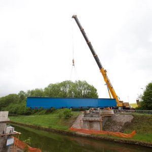 Installation d'une passerelle au dessus d'une rivière 53