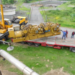 Levage de matériel sur un camion de transport 41